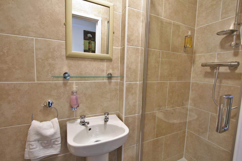 Central Hotel Cheltenham by Roomsbooked Buitenkant foto